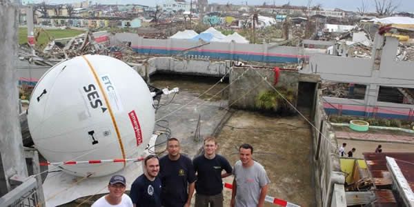 Satélite y trabajadores en Vanuatu