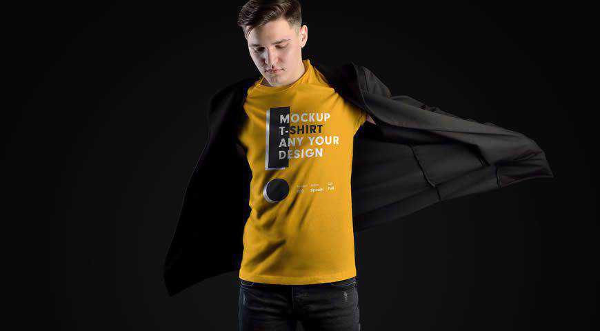 Modell-T-Shirt Photoshop PSD Mockup-Vorlage