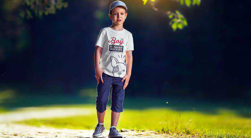 Templat Mockup PSD Photoshop Kaos Anak Laki-Laki