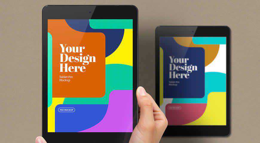 Modello Mini Photoshop PSD Mockup per tablet con mano