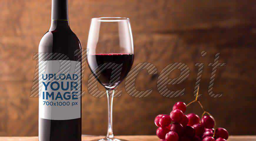 Modello di mockup PSD di Photoshop per la tavola del vino rosso