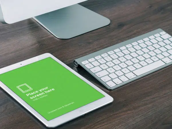 4 iPad Putih di Office Mockup