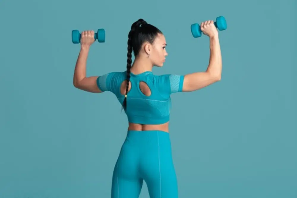 Increíbles Imágenes Monocromáticas Gratuitas para Fondos: Chica Gimnasio Color Turquesa