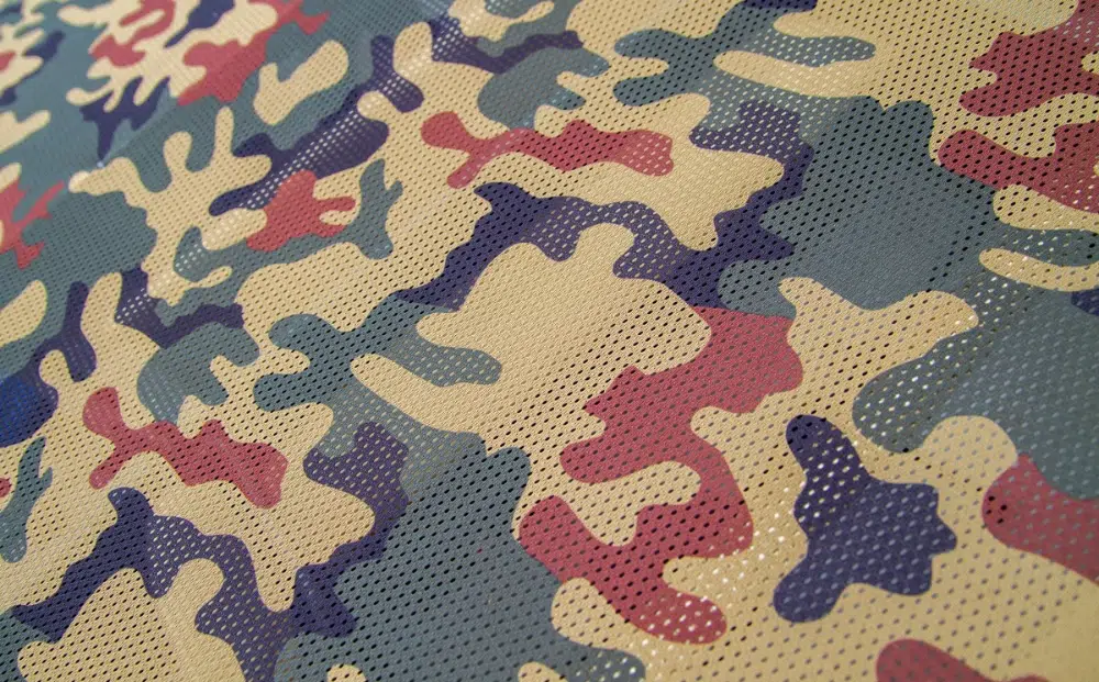 พื้นผิวผ้าที่มีประโยชน์และฟรีสำหรับนักออกแบบ: Camoflague Print