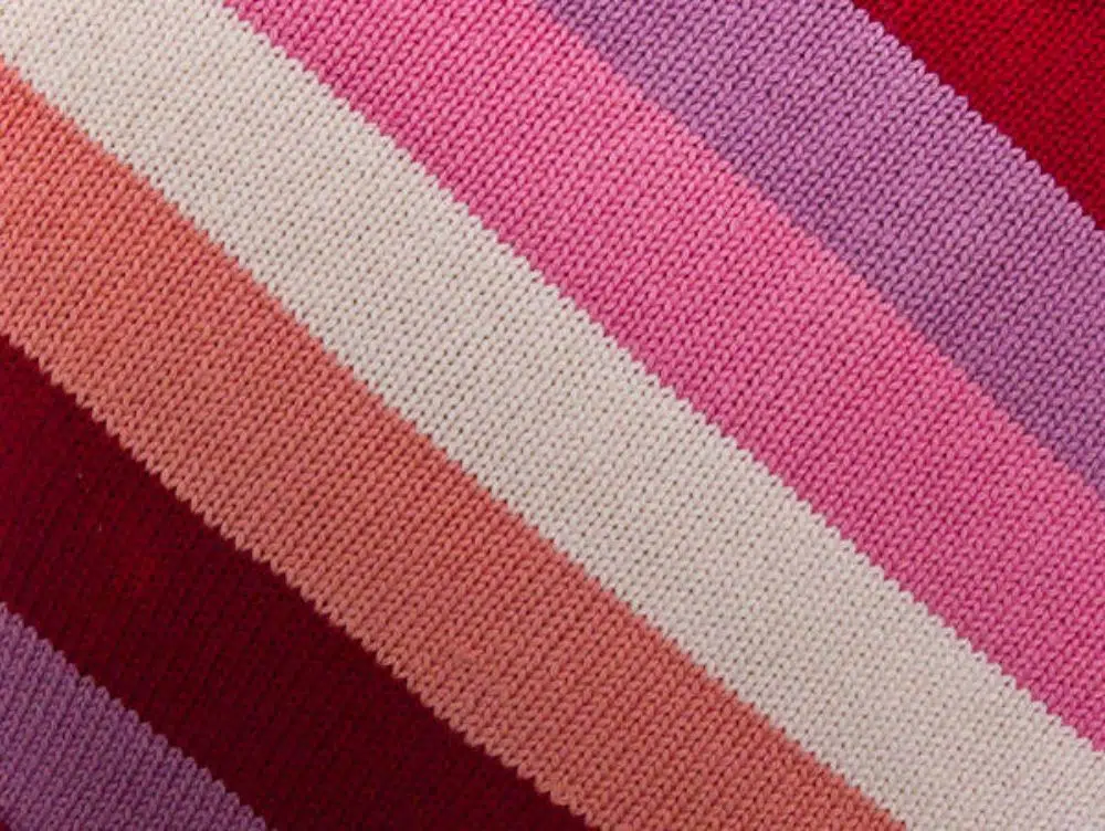 Textures de tissu gratuites et très utiles pour les designers : bande de couleur pastel