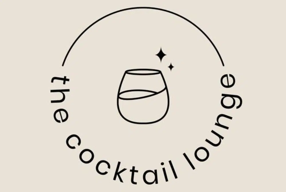 Bezpłatne, bardzo przydatne szablony logo żywności: Cocktail Lounge