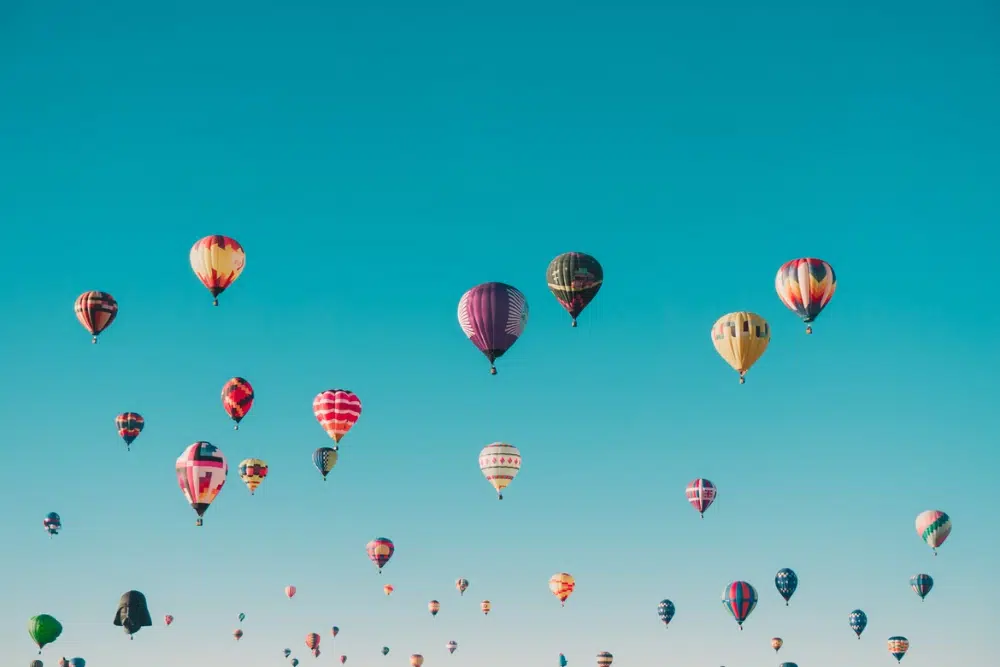 Arrière-plans de ciel étonnants gratuits pour les concepteurs : ciel avec des ballons