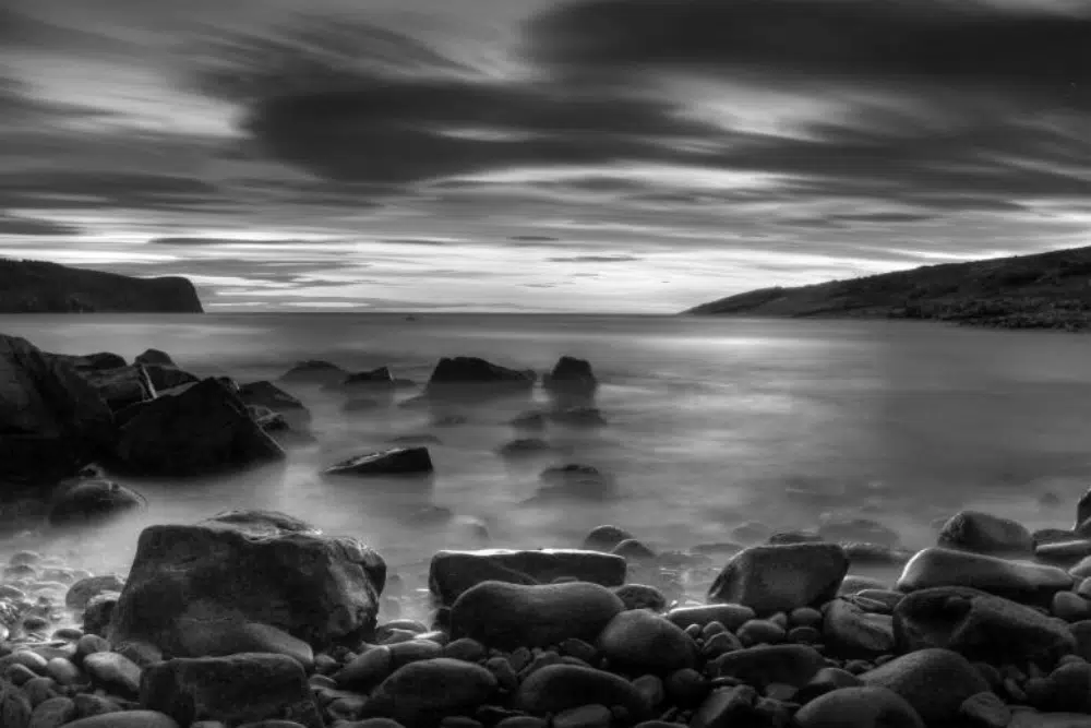 Arrière-plans de ciel étonnants gratuits pour les concepteurs : beau paysage naturel noir et blanc