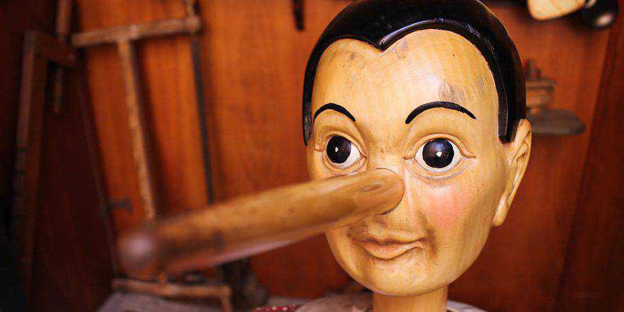 Pinocchio bambola di legno ragazzo