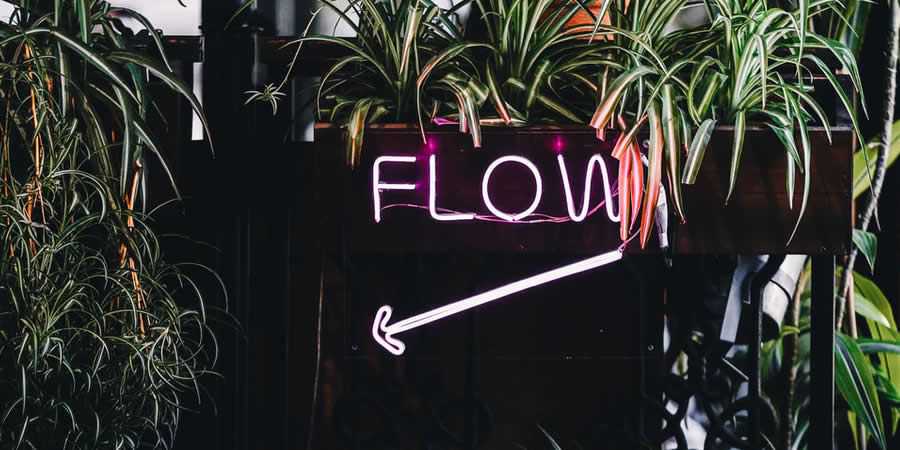 Richtungspfeil-Flow-Design